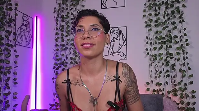 XXX chat uživo modela MiaMorgan_