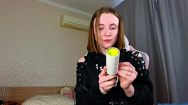 Онлайн чат XXX Cowell_Adelina