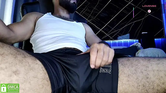 Show modela BEN_BLAZE na web-kameri
