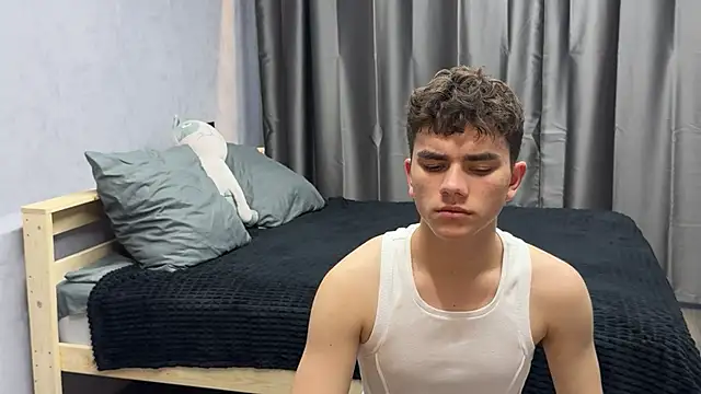 XXX chat uživo modela MaxWoolf