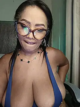 Yameil's Live XXX Chat
