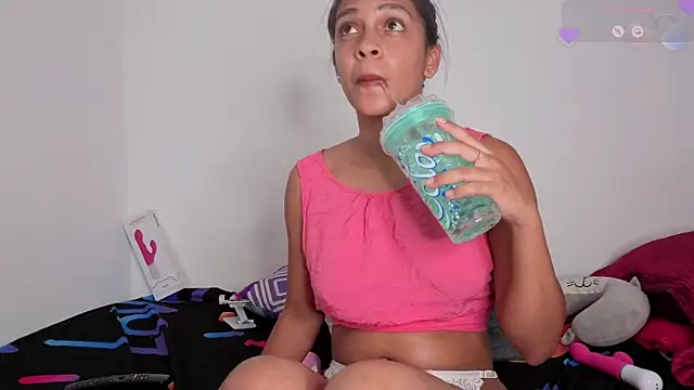 Chat +18 de Alice_Parkerx ao vivo
