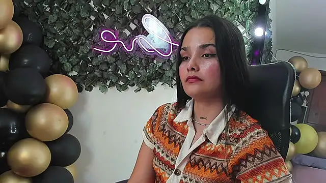 DestinyHills লাইভ XXX চ্যাট