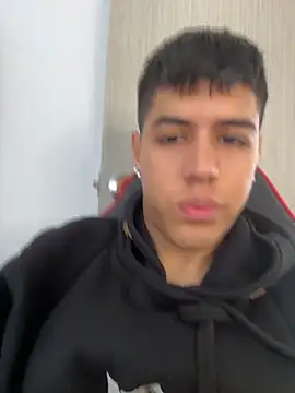 Chat +18 de Angel_khouri_ ao vivo