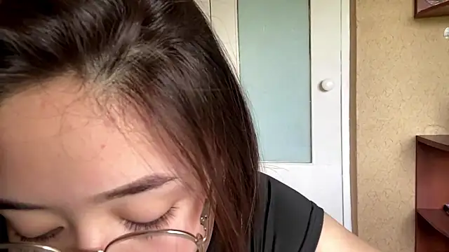 YourMiIa Live XXX Chat