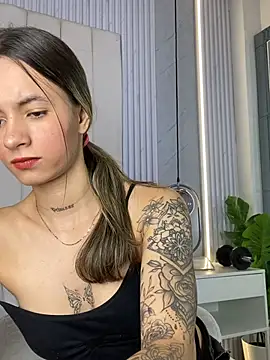 ห้องแชทสดของ JuliaColemann