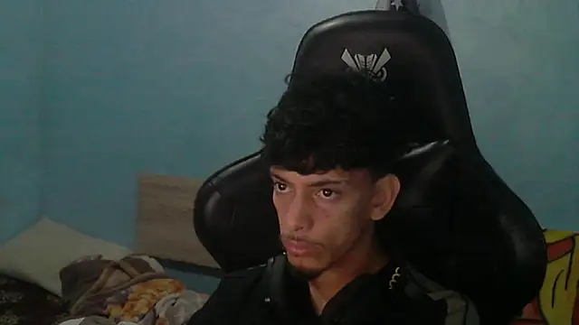 Dark_DesireX Show Webcam
