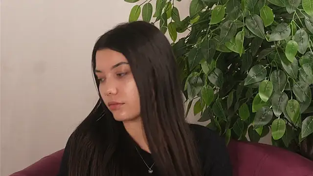 LeisaChinskey Adlı Modelin Canlı XXX Sohbeti