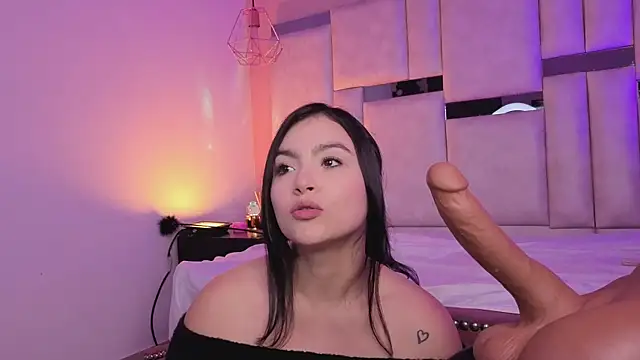 Chat +18 de kylie_river ao vivo