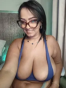Yameil's Live XXX Chat