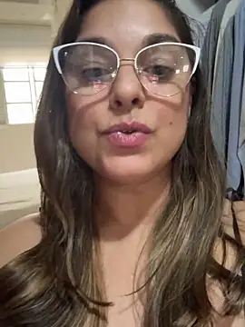 Show de Mariiii_morena na webcam