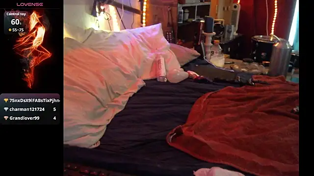 Pussyeat2please 在線直播表演