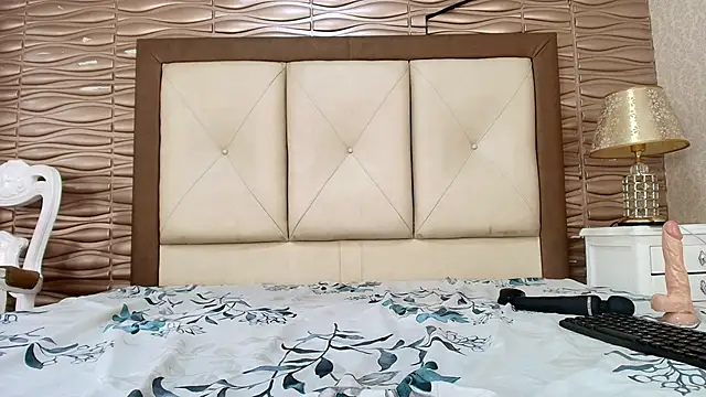 Miladiosa 现场XXX聊天