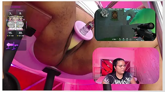 MhiaRey Show in webcam