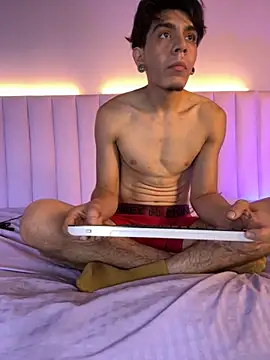 Chat +18 de abrilandjulian ao vivo
