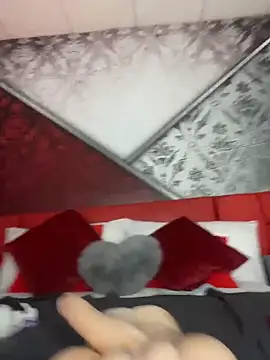 MystiqueXXX's Webcam Show