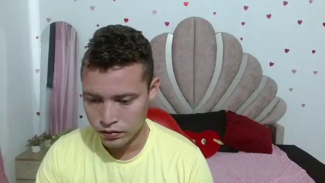 Show modela sven_fox723 na web-kameri