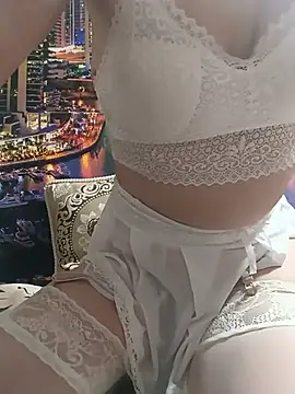 Chat +18 de Laura_Kiss ao vivo