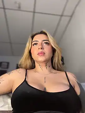 CarolQueen1_のライブXXXチャット
