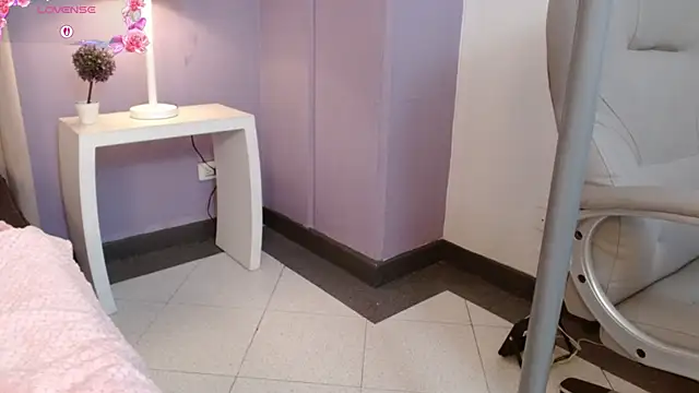 Czat XXX na żywo – Lolagolden1