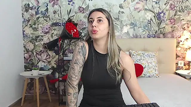 RoseDiamond06's Live XXX Chat