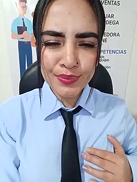 Czat XXX na żywo – MAYE__13