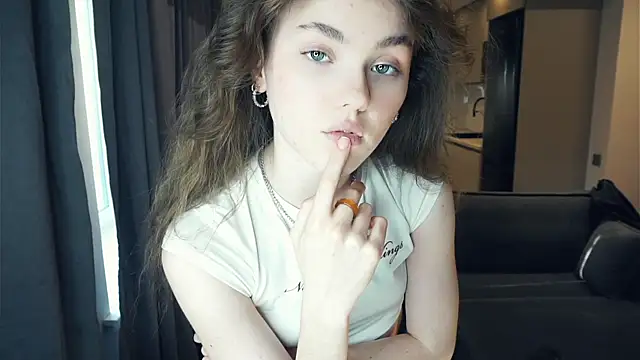 VickiPraml live XXX chat