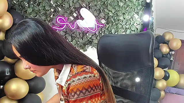 DestinyHills' Live XXX Chat