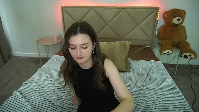 CyrenaLuxe's Live XXX Chat