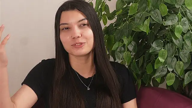 XXX chat uživo modela LeisaChinskey
