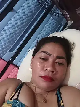SweetChubbyMommy_02's Live XXX Chat