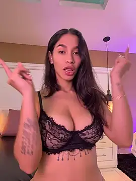 JuliaaVegaのライブXXXチャット