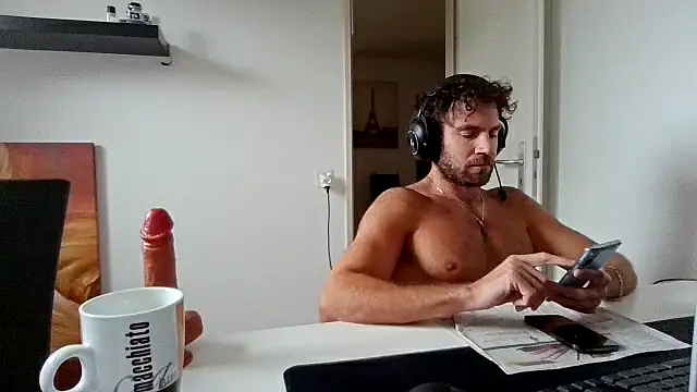alpha-hunk 在線直播表演