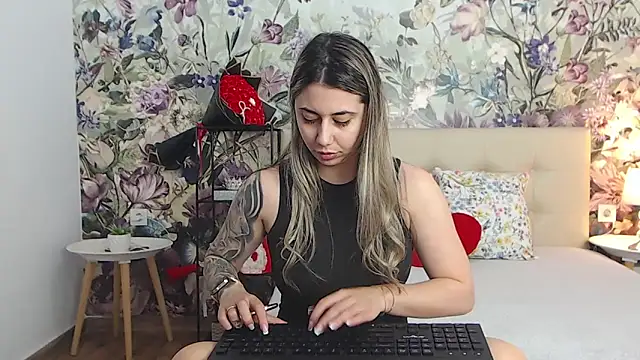 RoseDiamond06 Live XXX Chat