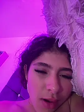 Linda-323 Live chatroom