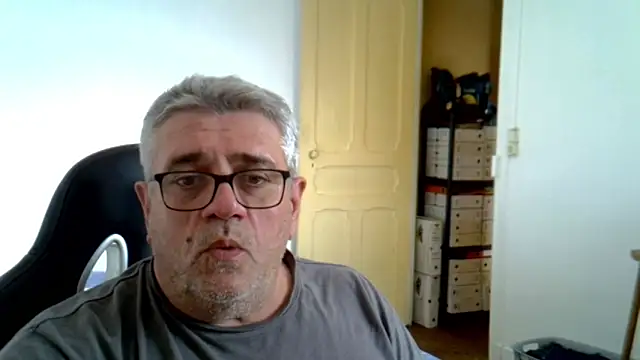 Laurent_oldmen: διαδικτυακό σόου στην κάμερα
