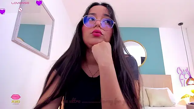 lucy_blue28 Adlı Modelin Canlı XXX Sohbeti