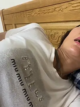 Linda-babyy élő XXX-chatje