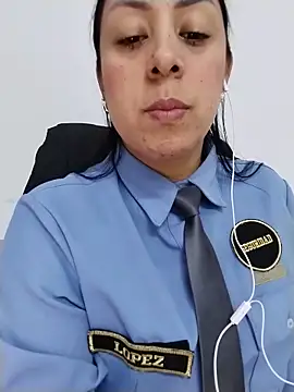 Cristal_Security-1's Live XXX Chat