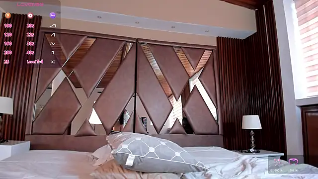 AidaJones 现场XXX聊天