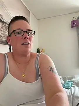 voluptuous-minx webkamerás műsora