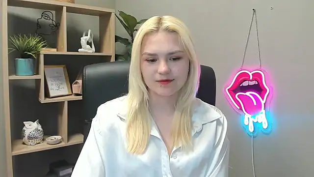 SweetLilyxo: онлайн-секс-чат