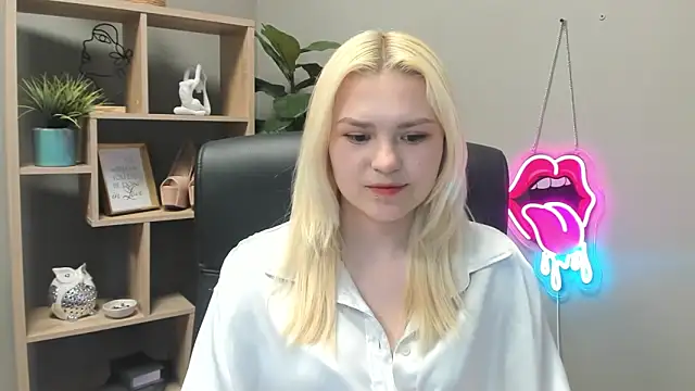 SweetLilyxo: онлайн-секс-чат