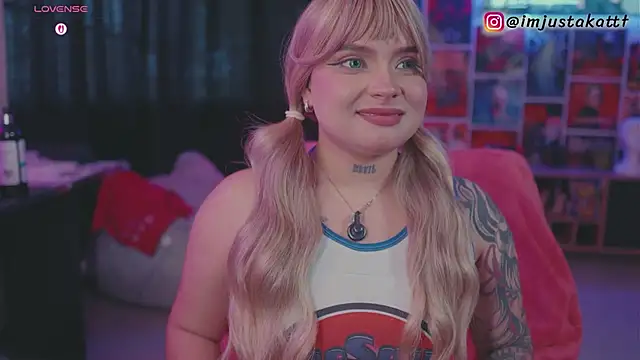 XXX chat uživo modela sensualkattt