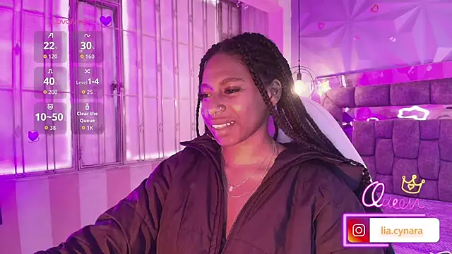 Queen_perla_ élő XXX-chatje