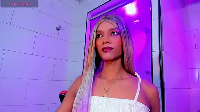 Samantha_Ortega_ Adlı Modelin Canlı XXX Sohbeti