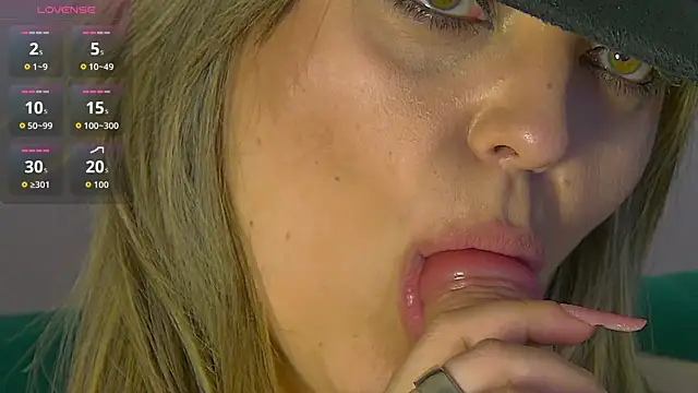 Chat XXX ao vivo de ZoeSkyee