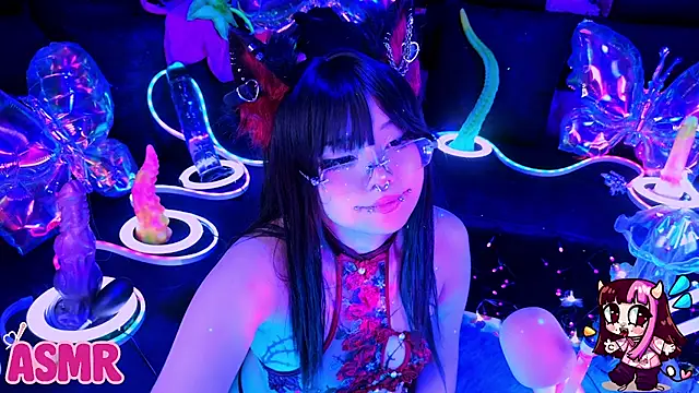 LaytonBox Live XXX Chat
