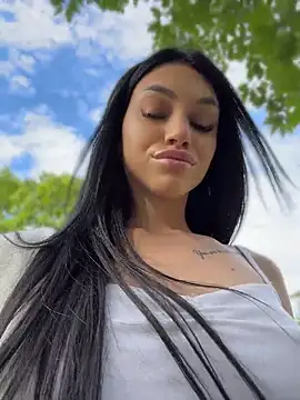 Pokazy przed kamerką – ilariea_girl