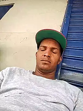 luis391986 Show in webcam